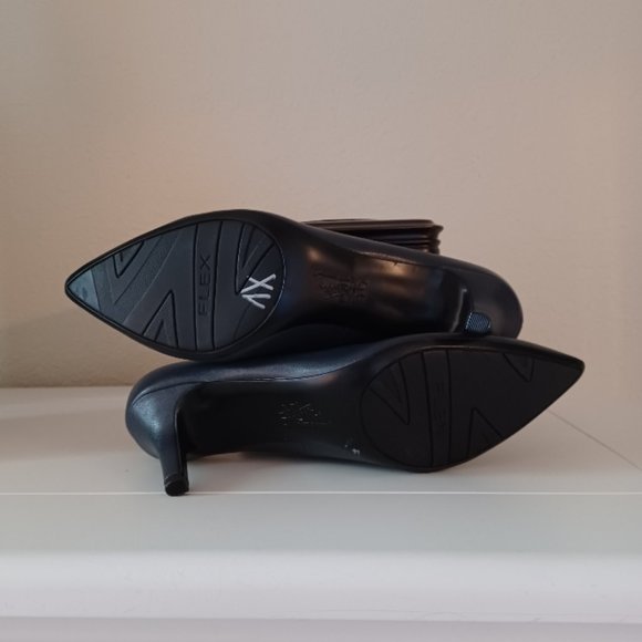 NWOT Life Stride Navy Blue Sevyn Pump Size 9.5N - Picture 6 of 7